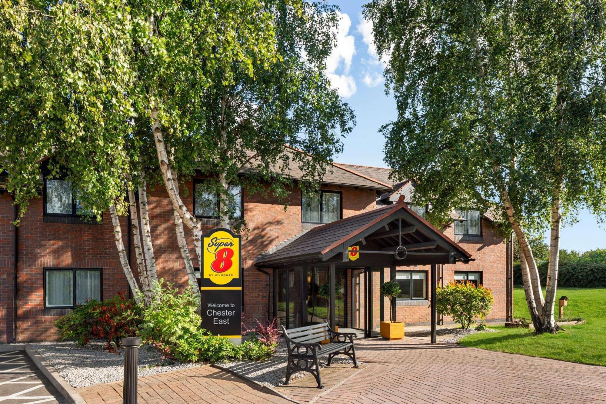 Super 8 By Wyndham Chester East Exterior photo
